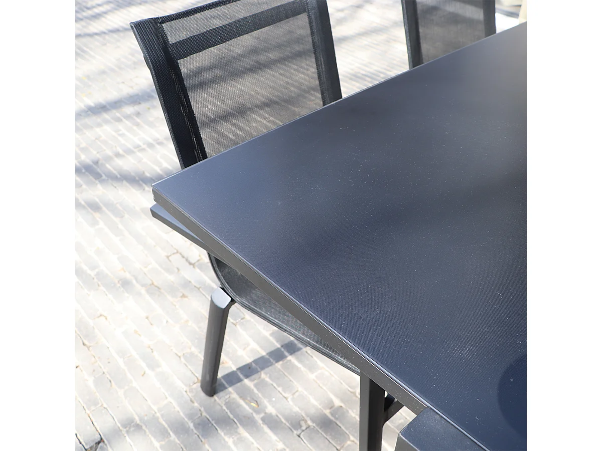 Ensemble BLACKSTAR 8/12p en aluminium noir et verre noir avec 8 fauteuils en textilène
