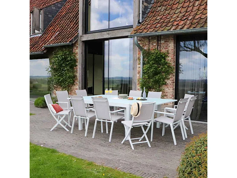 Ensemble WHITESTAR 8/12p en aluminium blanc et verre blanc avec 8 fauteuils et 4 chaises pliantes en aluminium et textilène