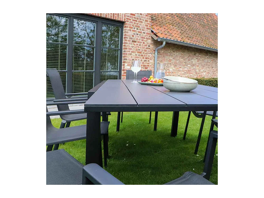 Ensemble HPL 6/10p en aluminium noir et plateau en HPL gris avec 6 fauteuils en textilène
