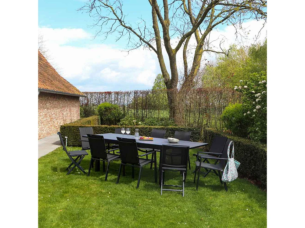 Ensemble HPL 6/10p en aluminium noir et plateau en HPL gris avec 6 fauteuils et 4 chaises pliantes en aluminium et textilène