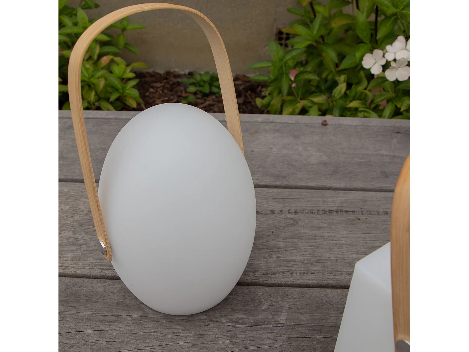 Lampe de table led ovale FARO