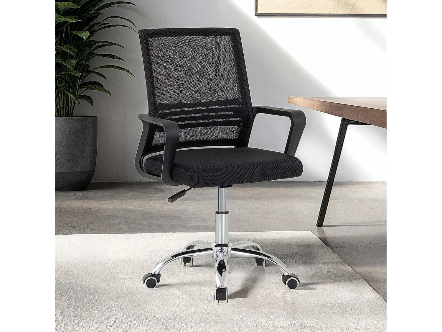 Chaise de bureau VILNIUS, Pivotante et réglable en hauteur, Tissu mesh, Avec accoudoirs, Noir