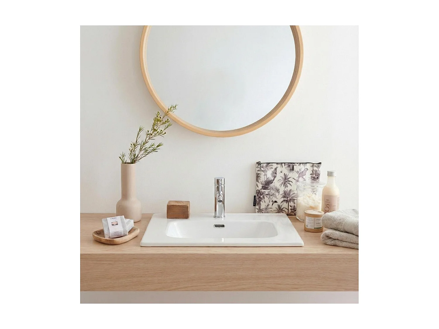 Lavatório de embutir retangular em cerâmica branca 61,5 x 46,5 cm ILA