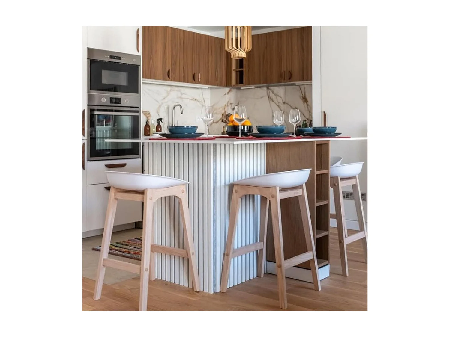 Set di sgabelli da bar RIVA in rovere da 75 cm con seduta in plastica