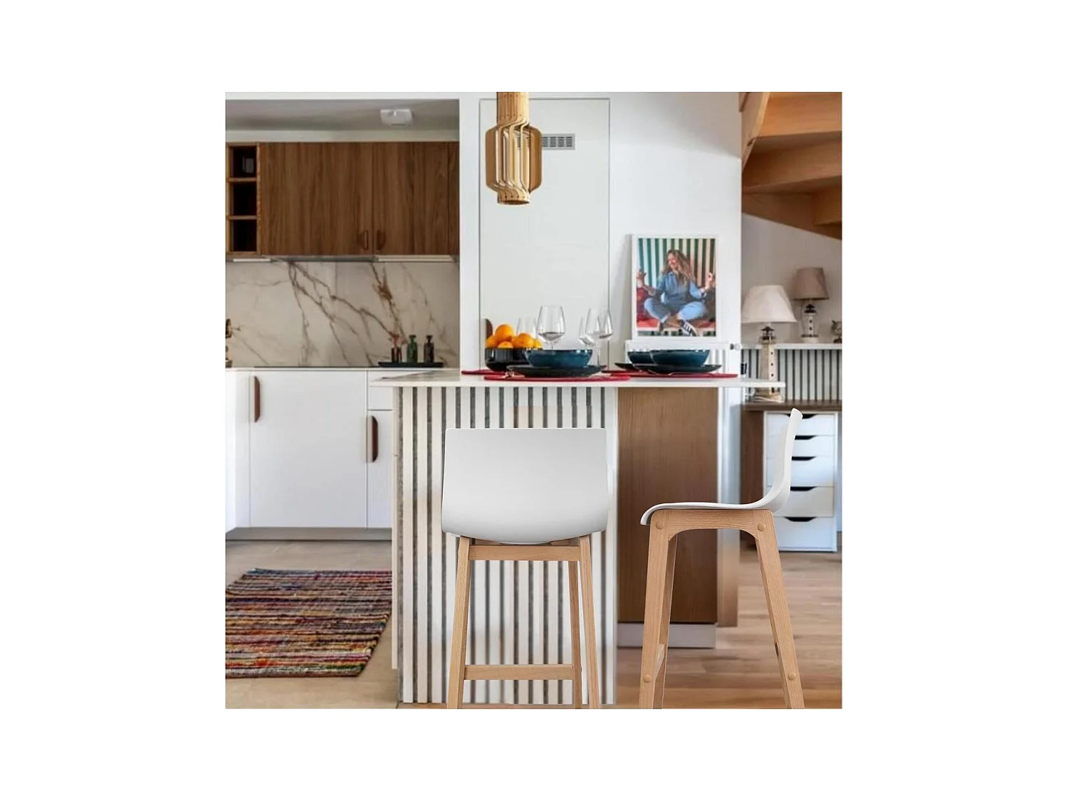 Lot de tabourets de bar et d'îlot en chêne et assise plastique H65cm