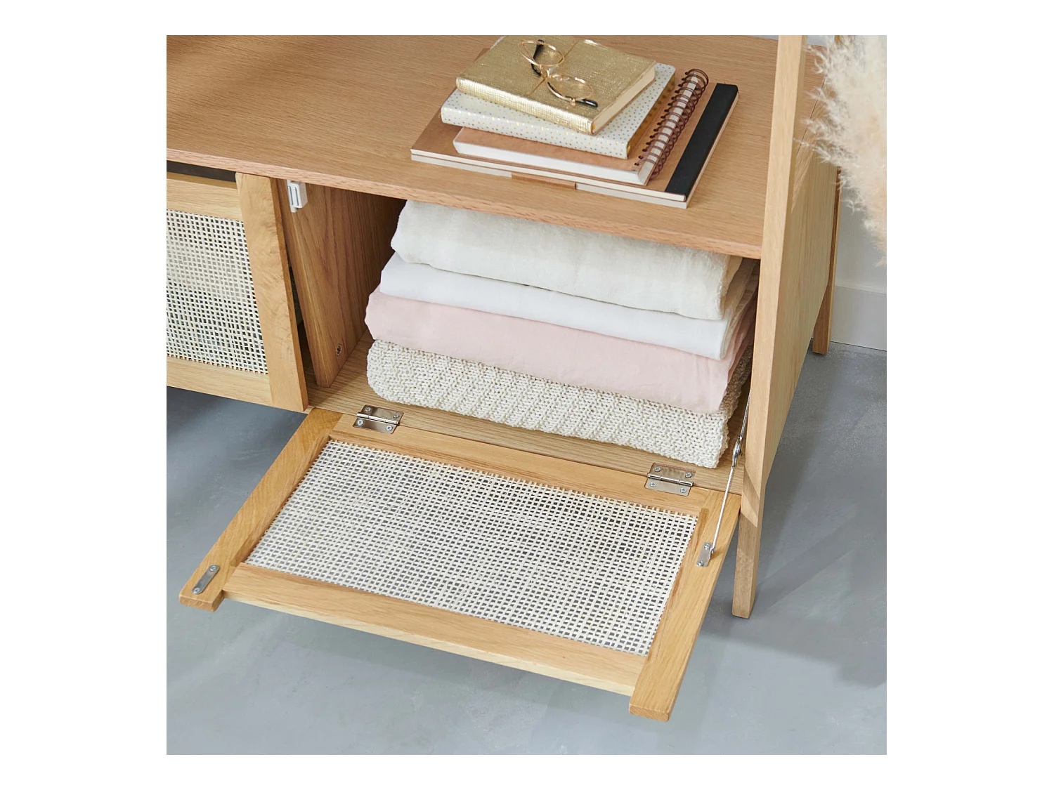 ARKA Kleiderständer aus Holz und Rohr