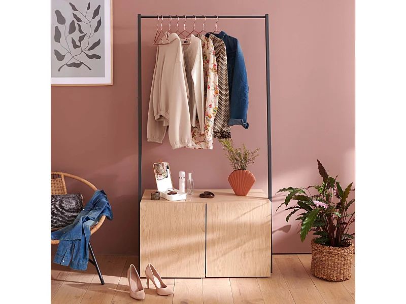 Alta houten en metalen kledingrek