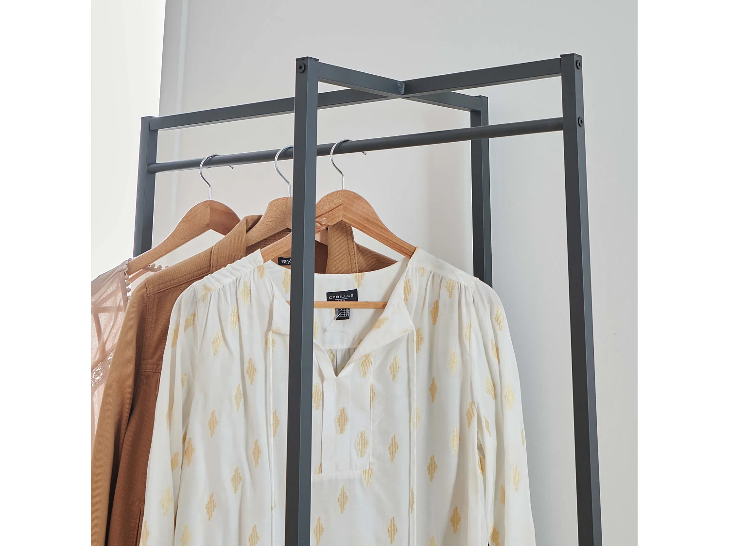 Portant vêtements en bois et métal noir 80x165cm