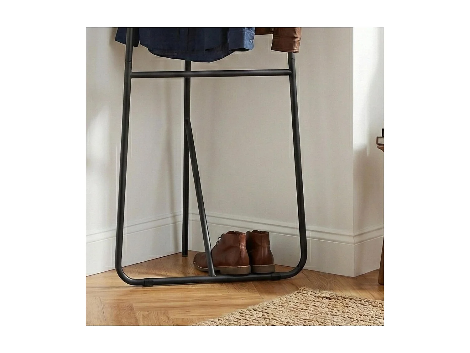 Eckkleiderständer Tania aus Metall