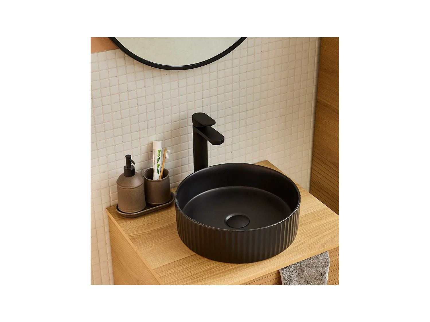 Vasque à poser ronde en céramique ondulée 36cm