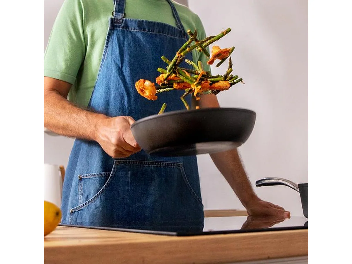 Sartén Cecotec Polka Fantasy 24 Bucket Silver aluminio forjado negro Ø24 cm