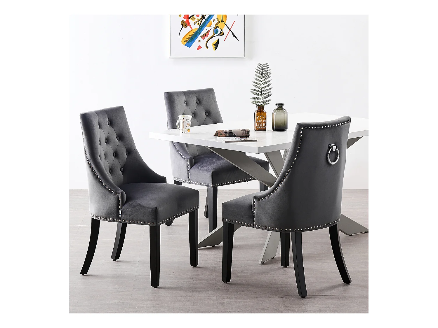 Set aus 4 Windsor-Esszimmerstühlen – Plüsch-Samtpolsterung und stabile Beine aus Massivholz – perfekt für Ihr Esszimmer und Wohnzimmer – Dunkelgrau