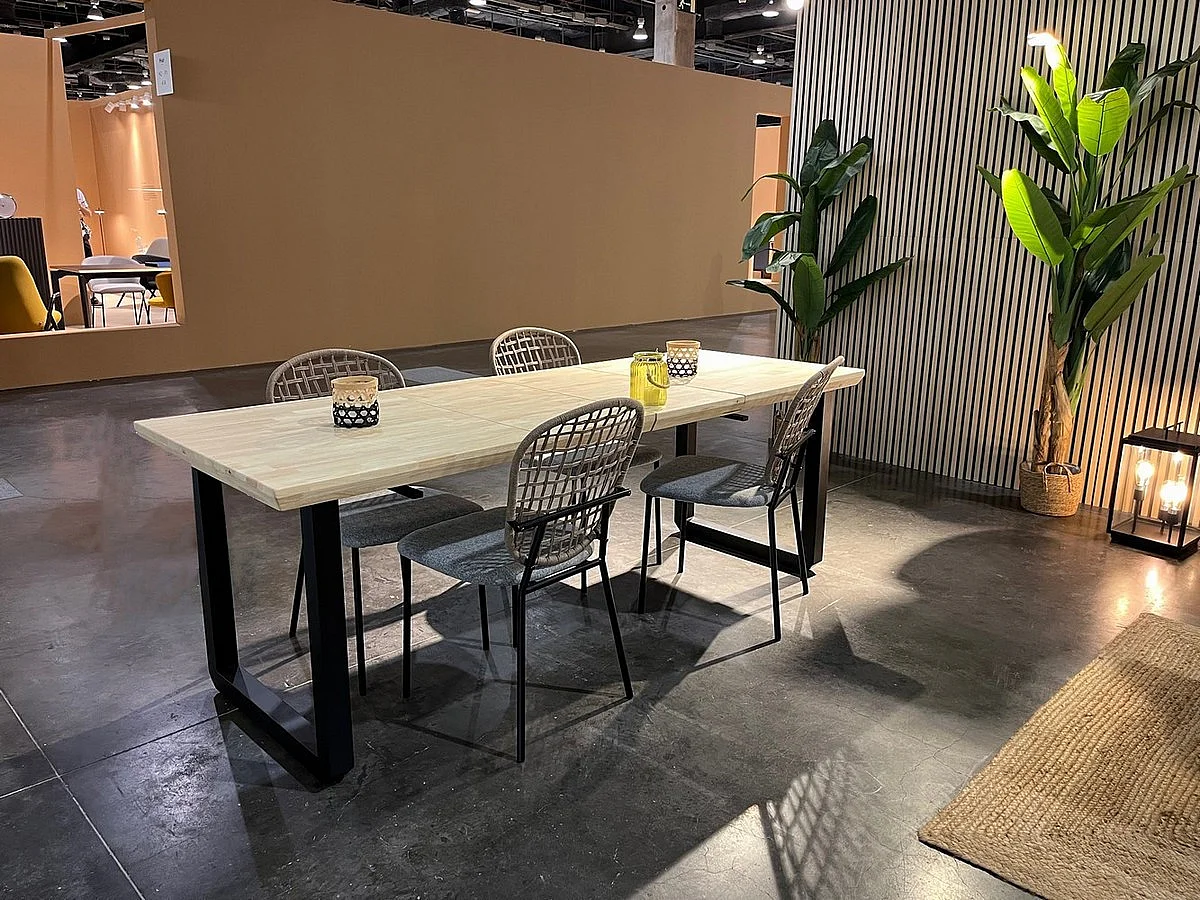 MATIKA - Table extensible en chêne clair et acier L 220