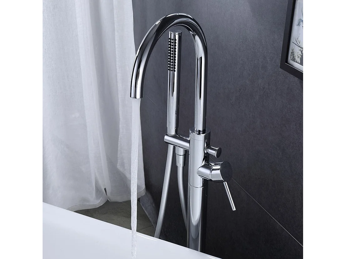 Miscelatore a pavimento DEBRIO per vasca centro stanza