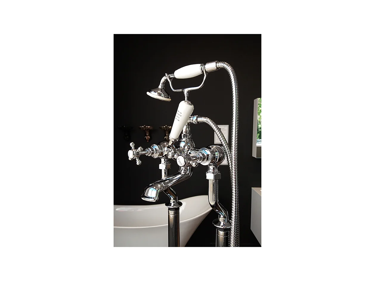 Robinet mélangeur ancien sur colonnes CANTERBURY