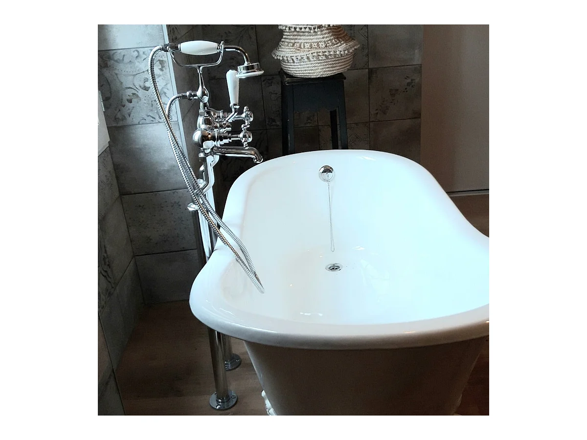 Robinet mélangeur ancien sur colonnes CANTERBURY