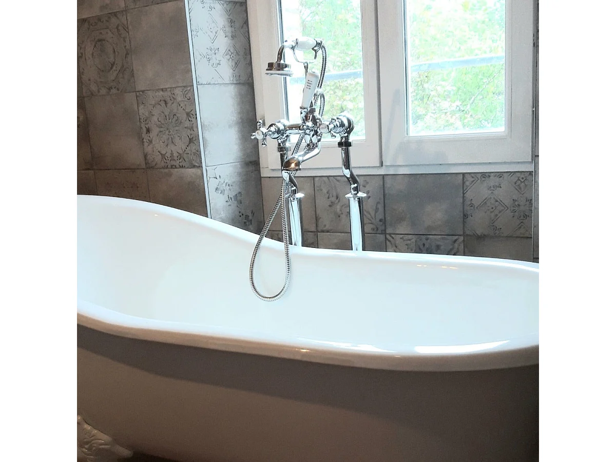 Robinet mélangeur ancien sur colonnes CANTERBURY