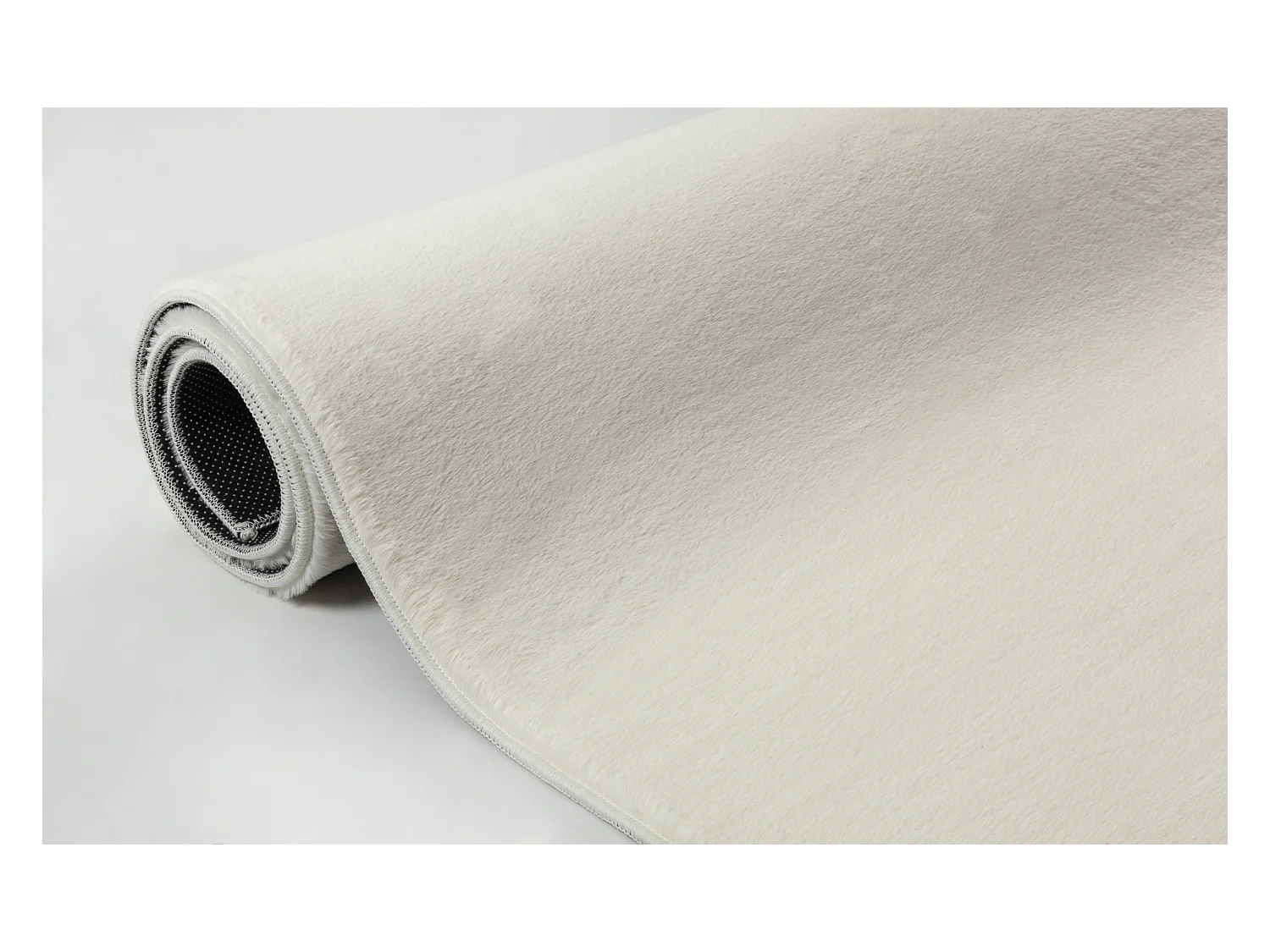 Tapijt imitatiebont zacht afwasbaar - Crème - 70 x 140 cm - COSY