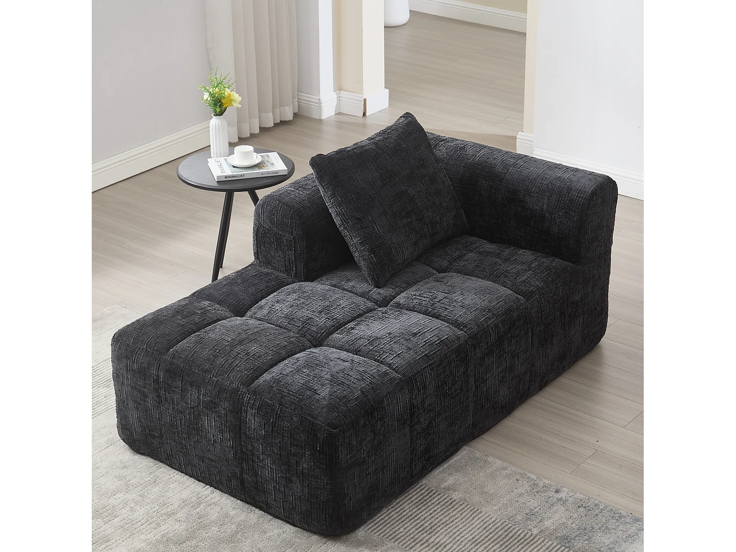 Divano chaise longue nero a 2 posti, non necessita di montaggio, cuscino incluso, tasche laterali per telecomando e telefono, design moderno e confortevole