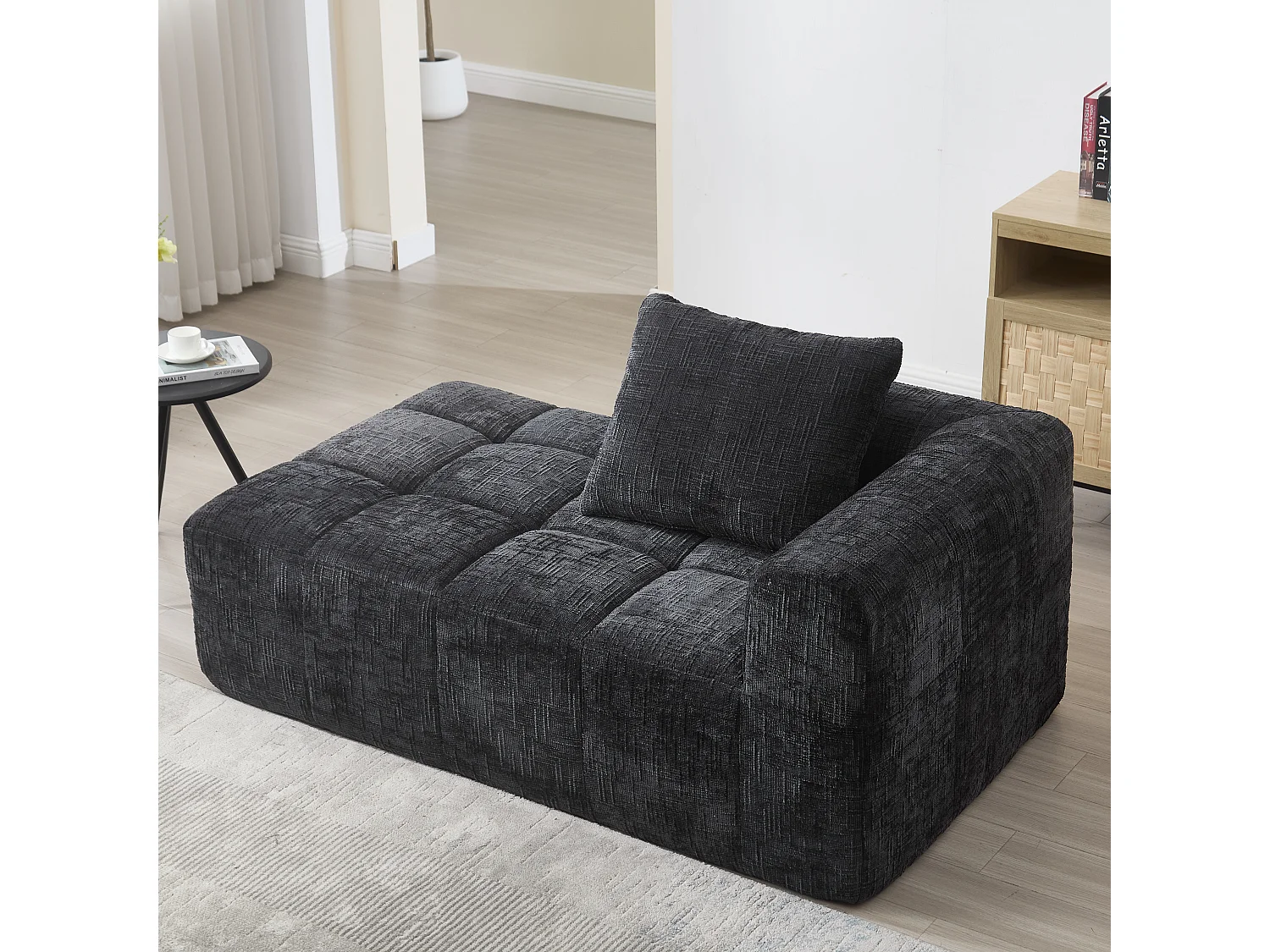 Divano chaise longue nero a 2 posti, non necessita di montaggio, cuscino incluso, tasche laterali per telecomando e telefono, design moderno e confortevole