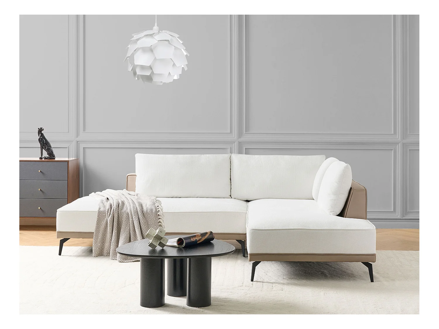 Canapé d'Angle à droite en Tissu Polyester Similicuir Pieds en Acier Coussins Blanc Cassé et Taupe Myken