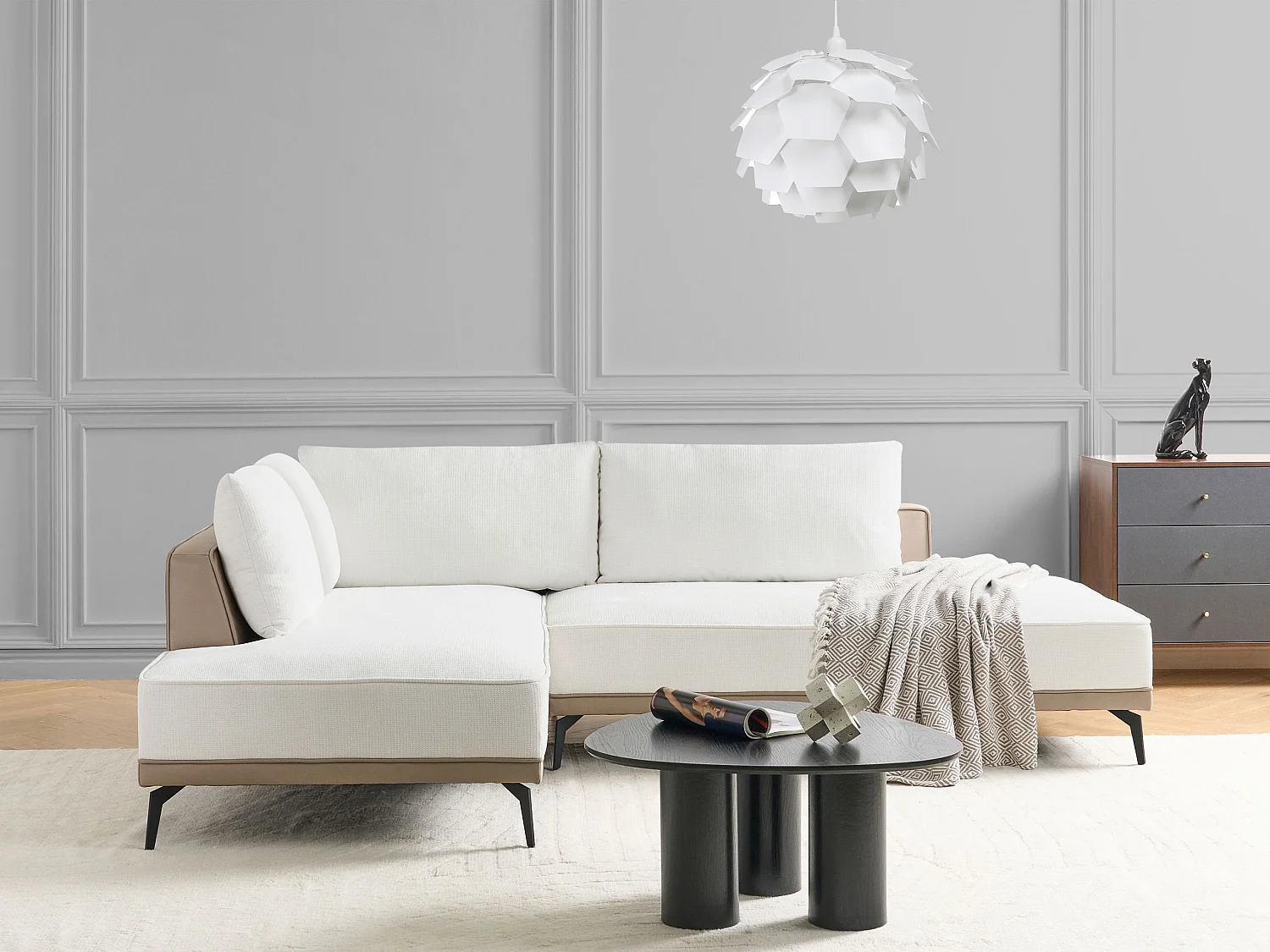 Canapé d'Angle à Droite en Tissu Polyester Similicuir Pieds en Acier Coussins Blanc Cassé et Taupe Myken