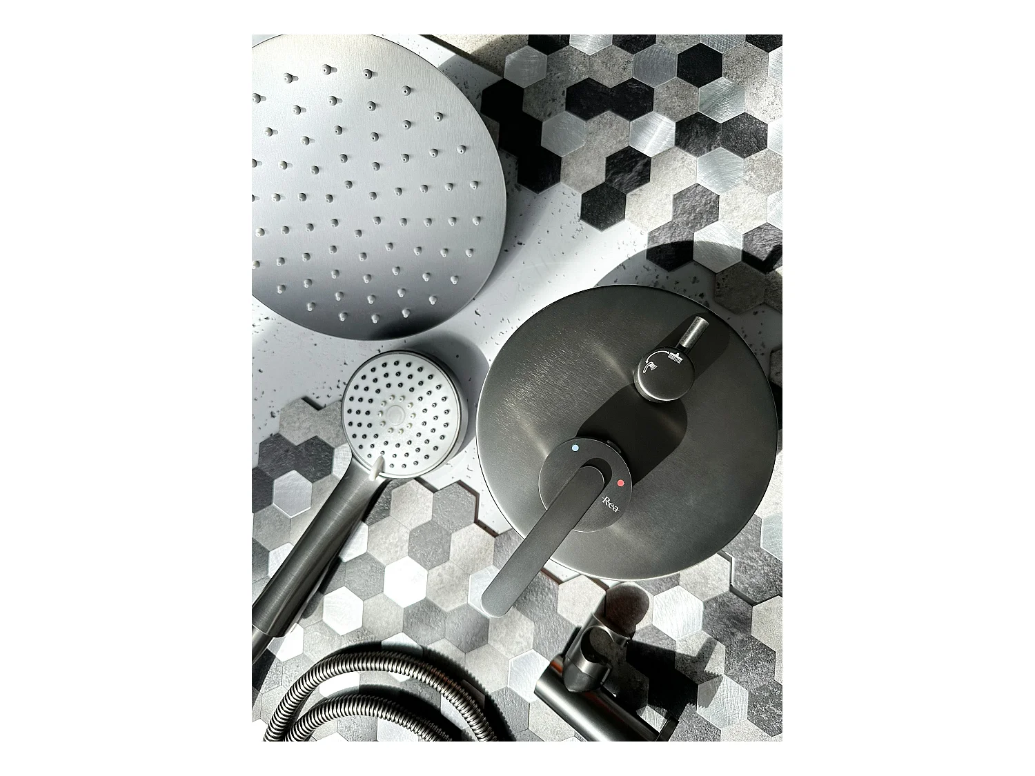 Juego De Ducha Oculto Rea Ontario Titanium