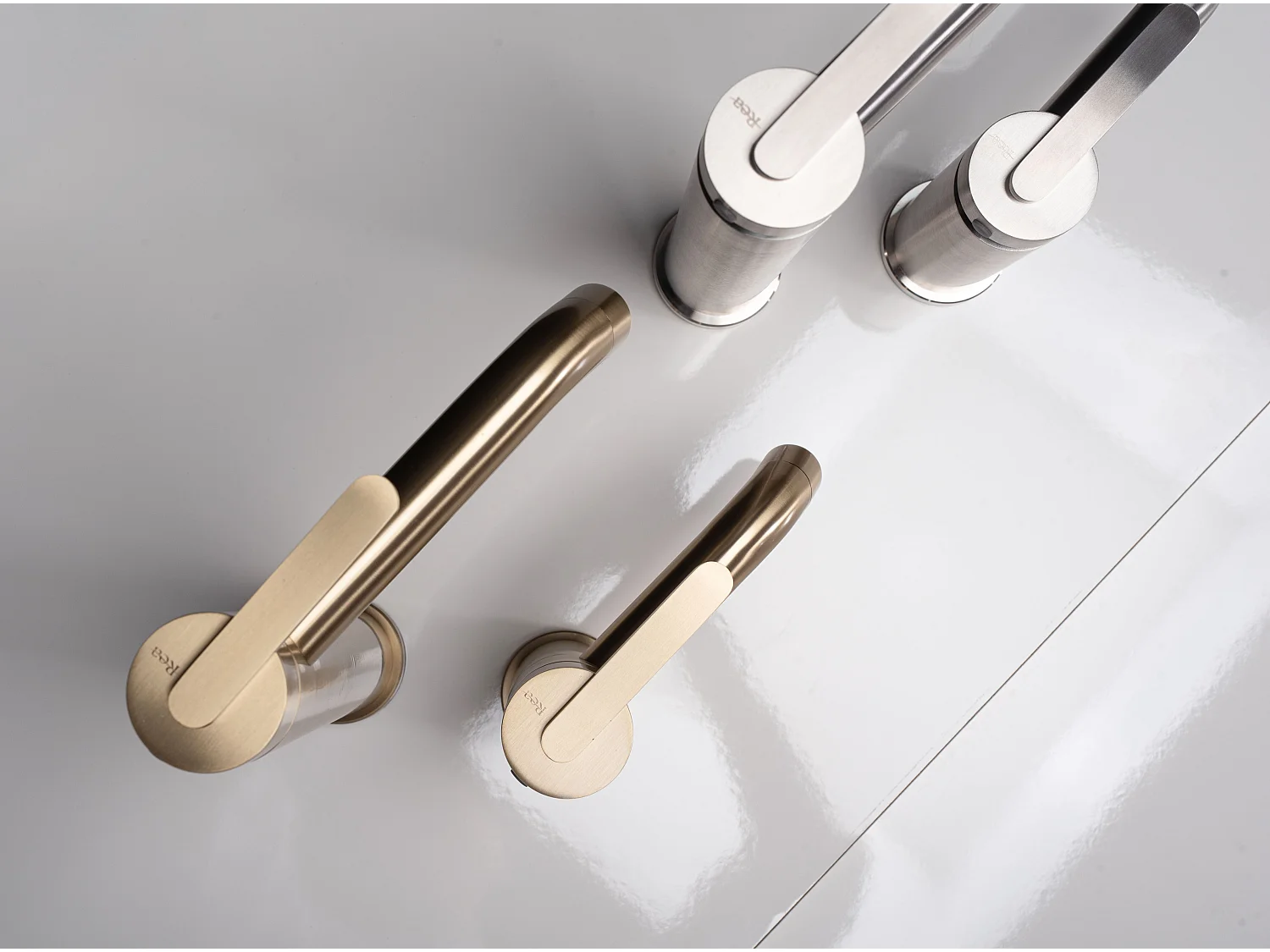 Wastafelkraan Rea Ontario Js-11801Bg Low Brush Gold