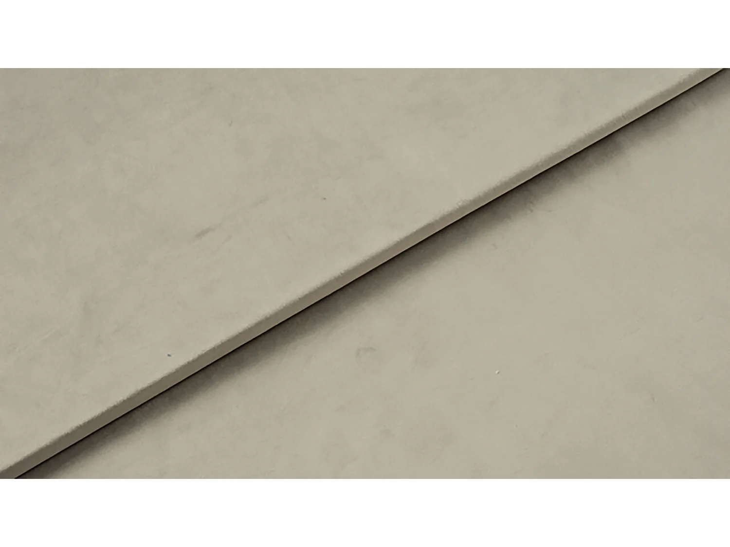 Łóżko tapicerowane MALAGA z wezgłowiem, tkanina MONOLITH, pojemnik, siłownik gazowy, wys. 39 cm, 120×200 cm, wiśniowe