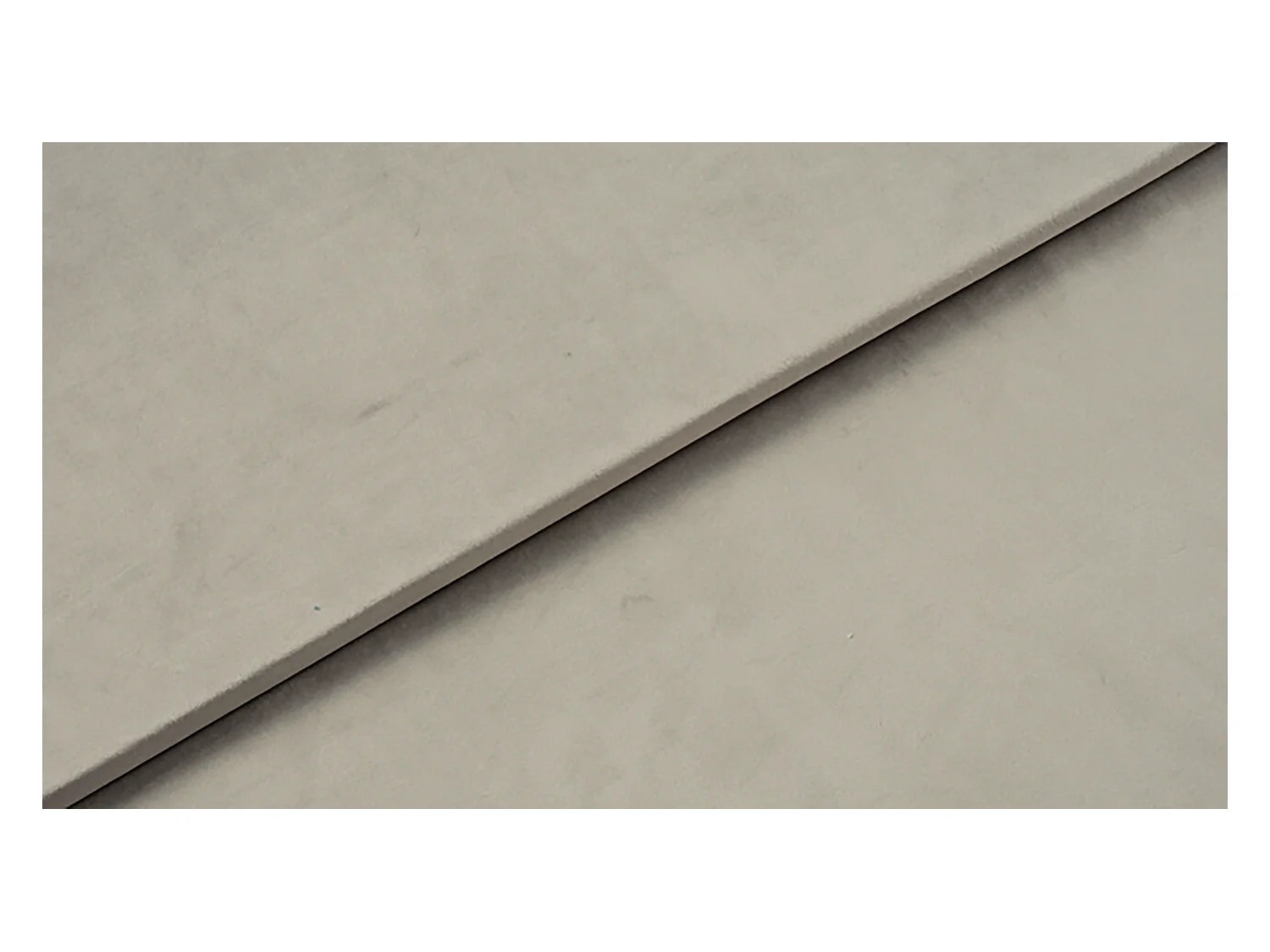 Lit MALIBU, tête de lit rembourrée, revêtement MONOLITH haut de gamme, coffre avec vérins à gaz, hauteur confort 39 cm, 200x200 cm, Frêne