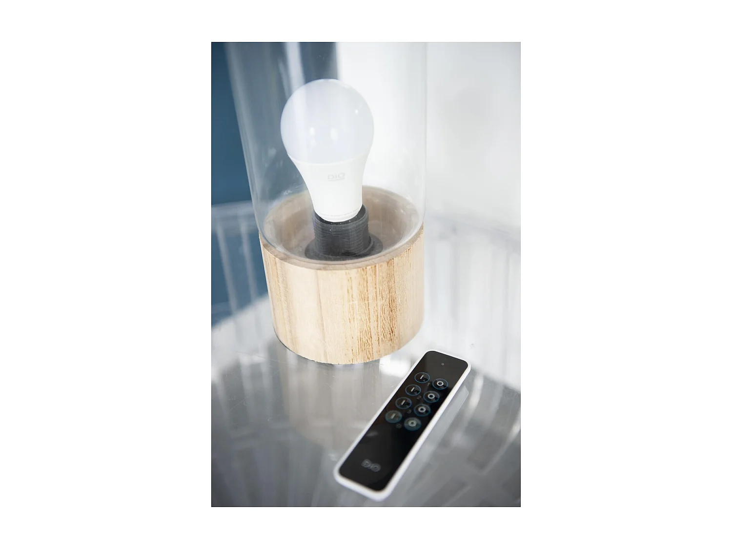 Ampoule LED connectée DiO 806lm - E27 - contrôle à distance - Blanc - Chacon