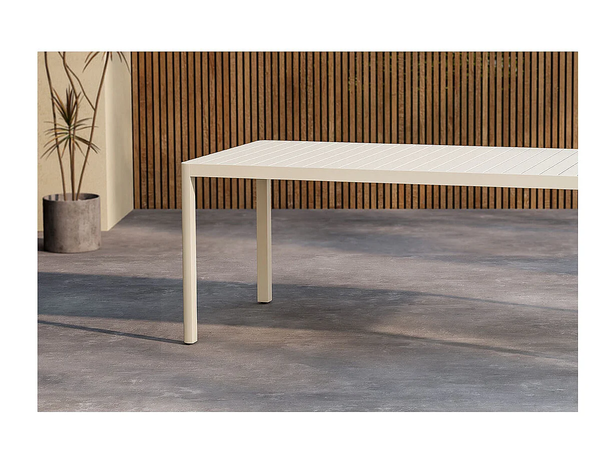 Giardini Gartentisch beige.