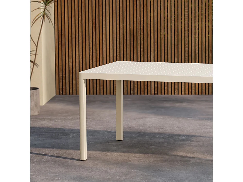 Giardini Gartentisch beige.
