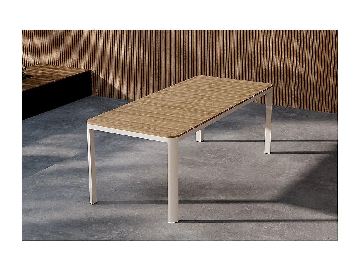 Etna table de jardin beige.