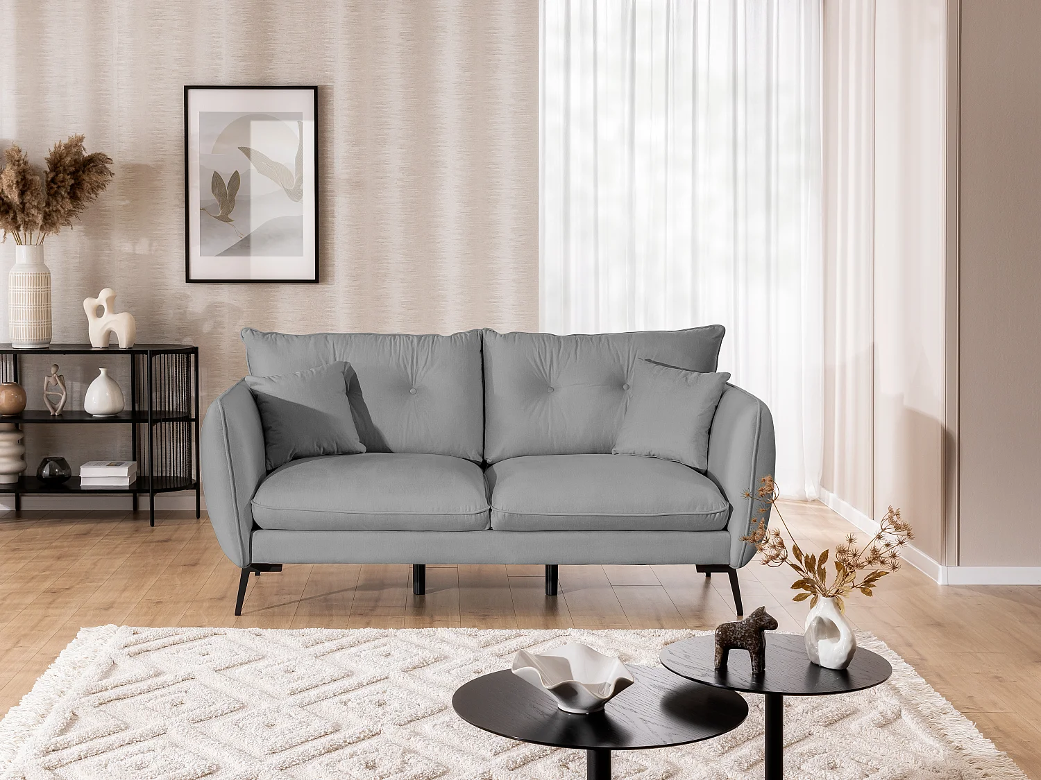 Nordloft - Modernes Sofa 3-Sitzer aus Hellgrau Samt-Stoff mit Hohen Schwarzen Metallfüßen und schöner Sitzkomfort