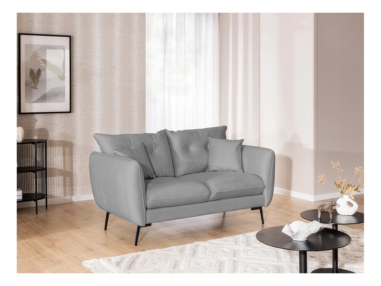 Nordloft - Modernes Sofa 2-Sitzer aus Hellgrau Samt-Stoff mit Hohen Schwarzen Metallfüßen und schöner Sitzkomfort