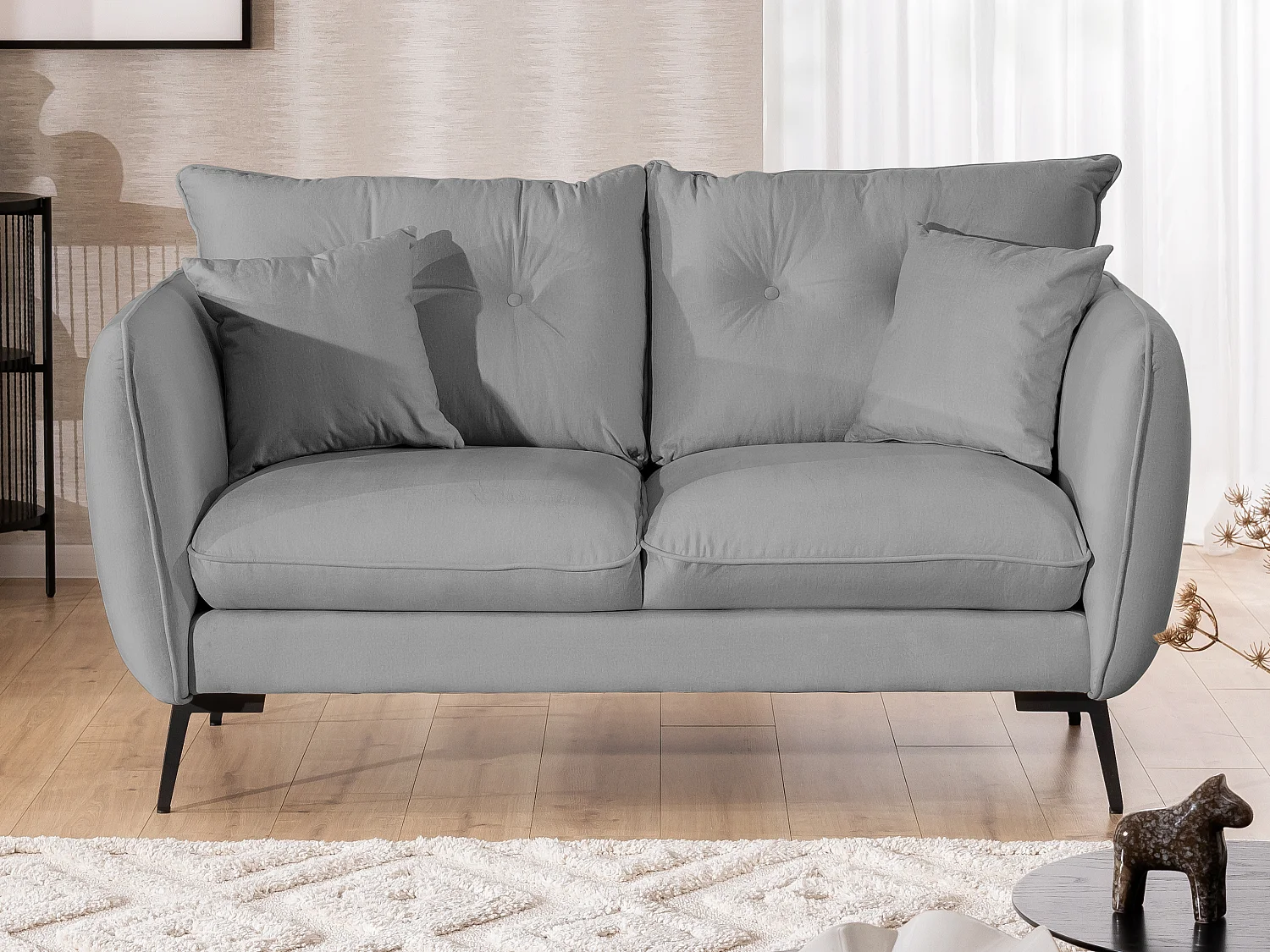 Nordloft - Modernes Sofa 2-Sitzer aus Hellgrau Samt-Stoff mit Hohen Schwarzen Metallfüßen und schöner Sitzkomfort