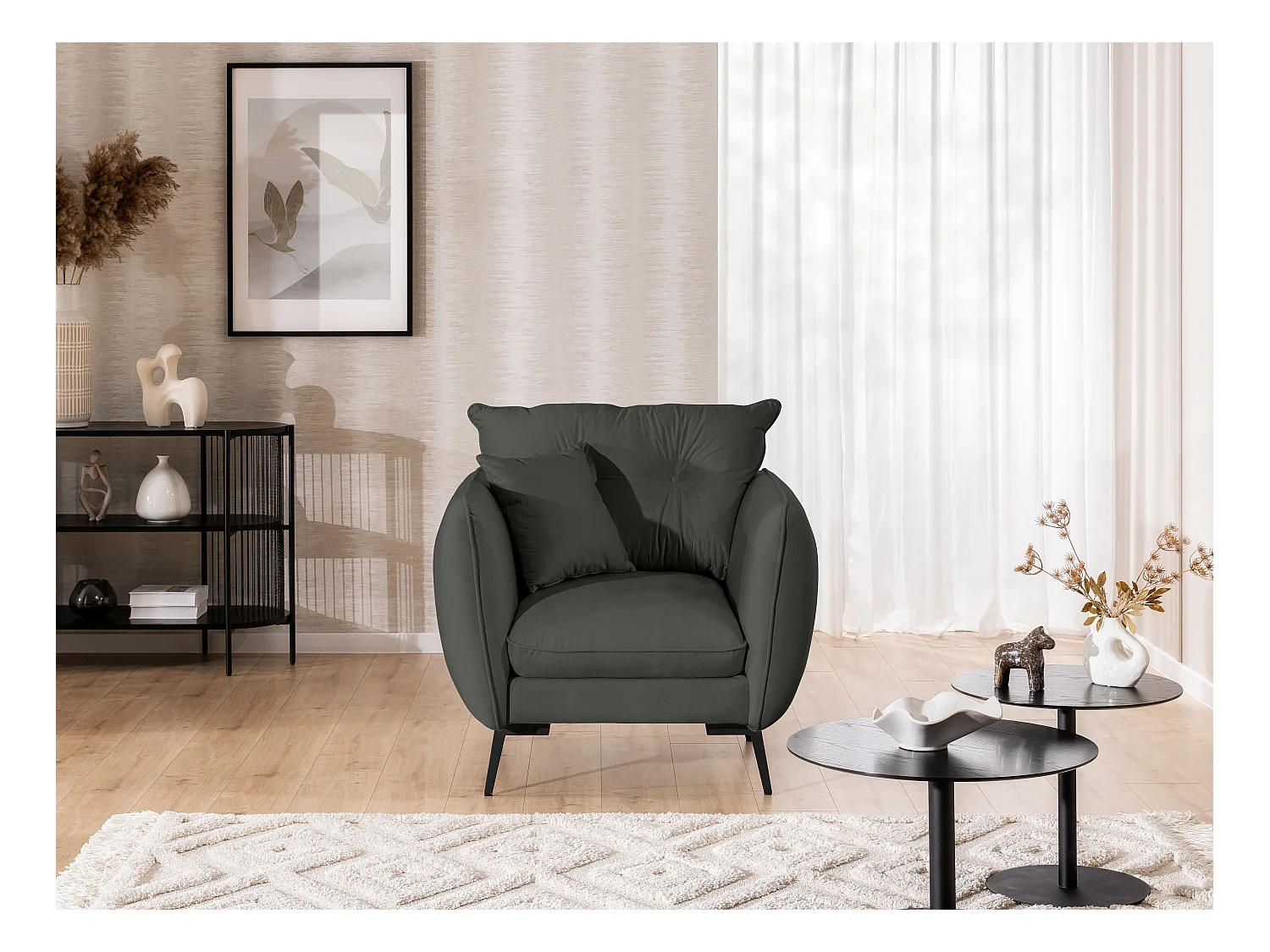 Nordloft - Modernes Sessel aus Dunkelgrau Samt-Stoff mit Hohen Schwarzen Metallfüßen und schöner Sitzkomfort