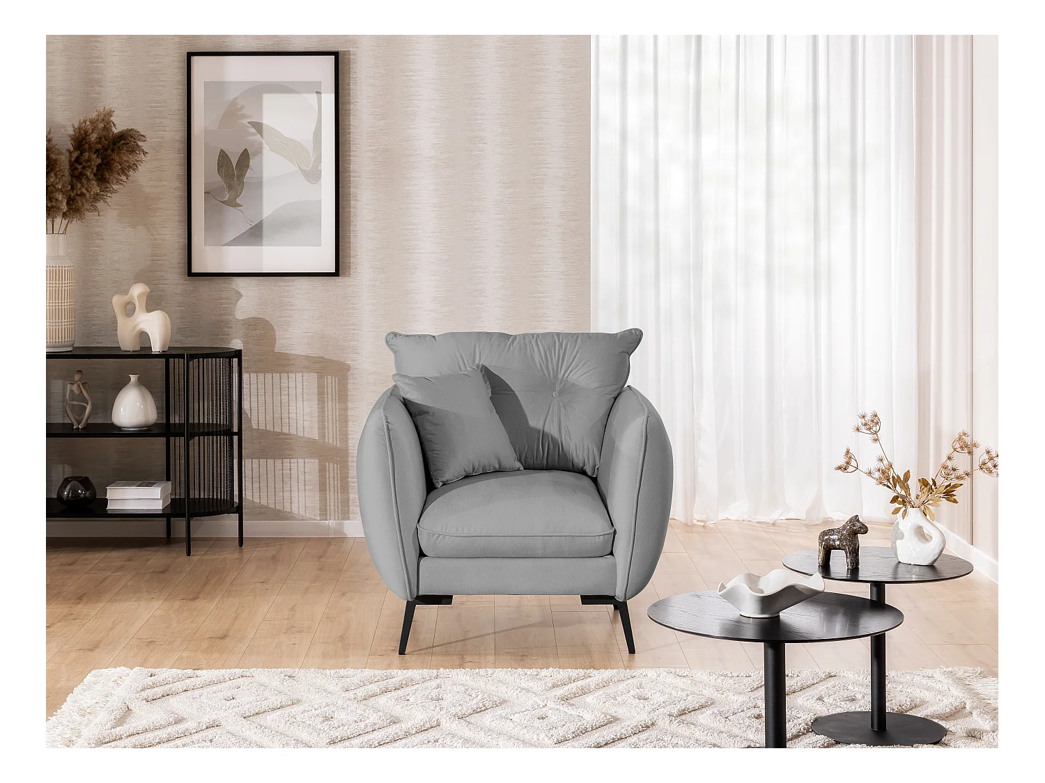 Nordloft - Modernes Sessel aus Hellgrau Samt-Stoff mit Hohen Schwarzen Metallfüßen und schöner Sitzkomfort