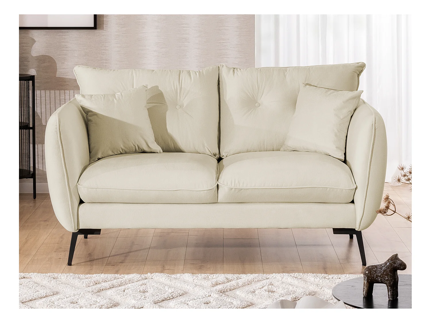 Nordloft - Modernes Polstergarnitur 3+2 aus Beige Samt-Stoff mit Hohen Schwarzen Metallfüßen und schöner Sitzkomfort