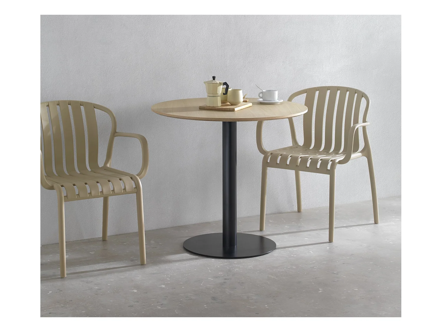 Table en mélamine frêne 80 de diamètre, pied en métal noir