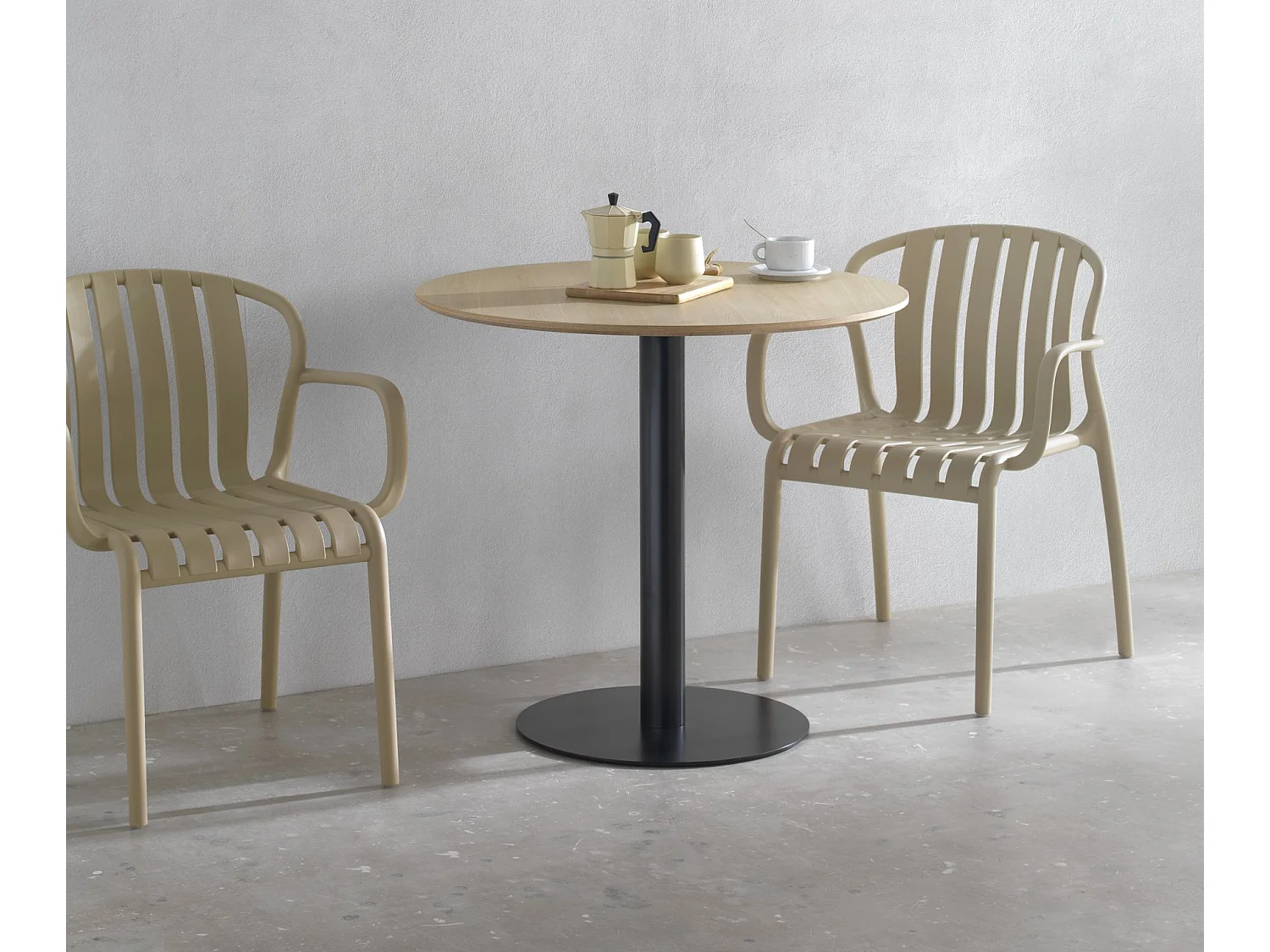 Table en mélamine frêne 80 de diamètre, pied en métal noir