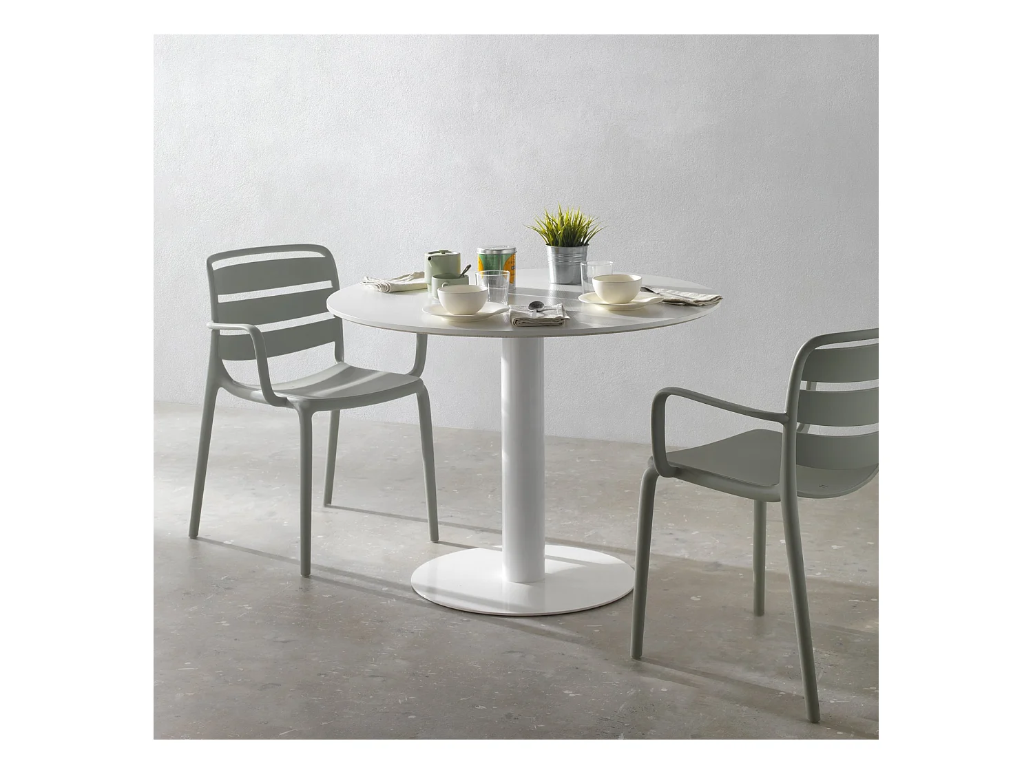Tisch Melamin weiß 80 Durchmesser, Mittelfuß Metall weiß