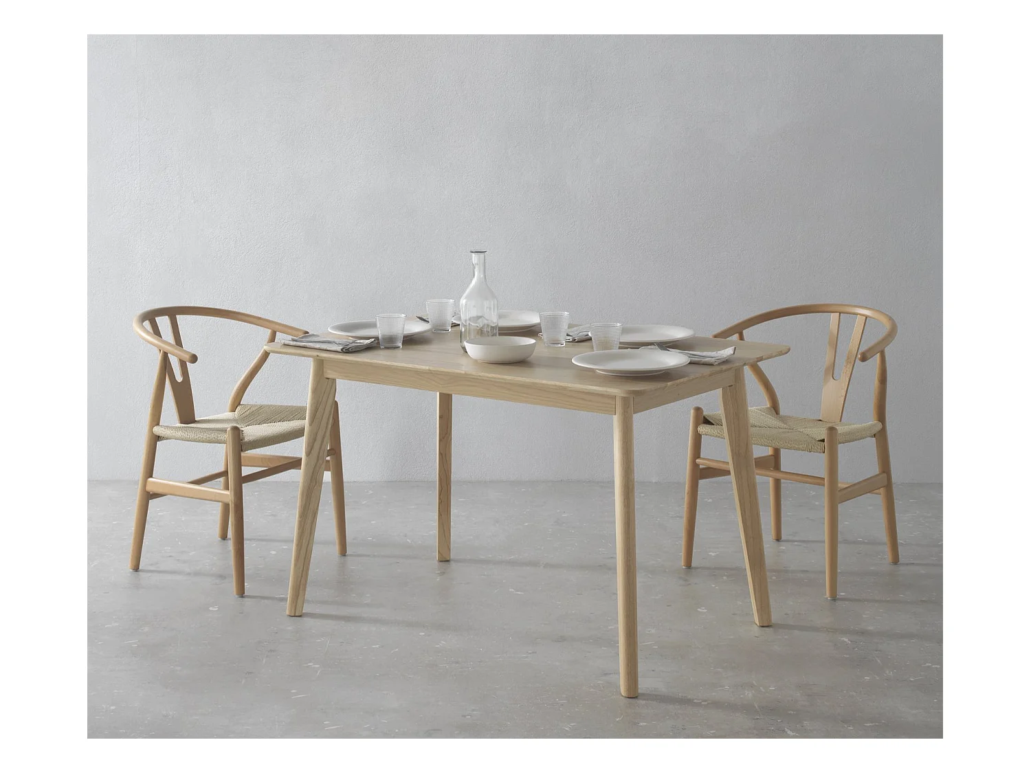 Table 120x80 pieds en hévéa et plateau plaqué en chêne