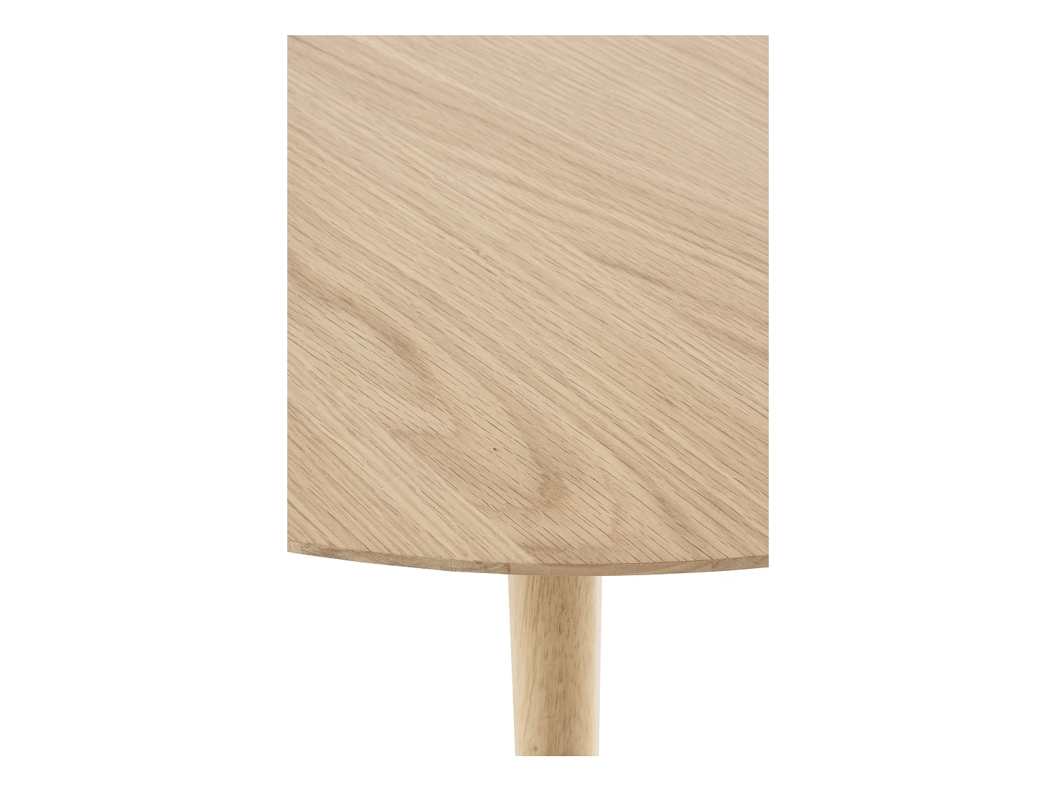 Tisch 80 Durchmesser mit Hevea-Beinen und mit furnierter Eichenplatte