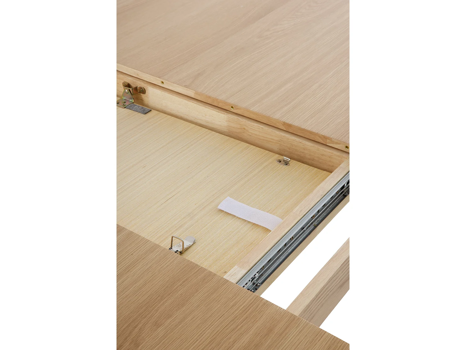 Table extensible 120/150 avec pieds en hévéa et plateau plaqué chêne