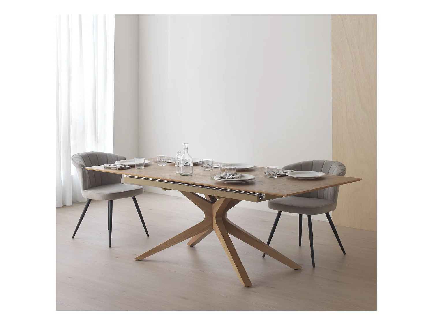 Table extensible 160/200x90 pied en chêne et plateau en frêne