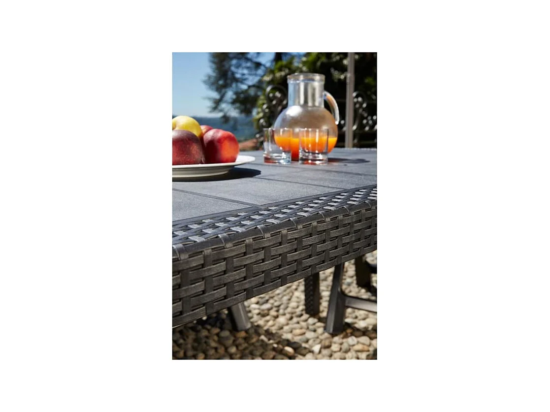 Table à manger extérieure Prince effet rotin