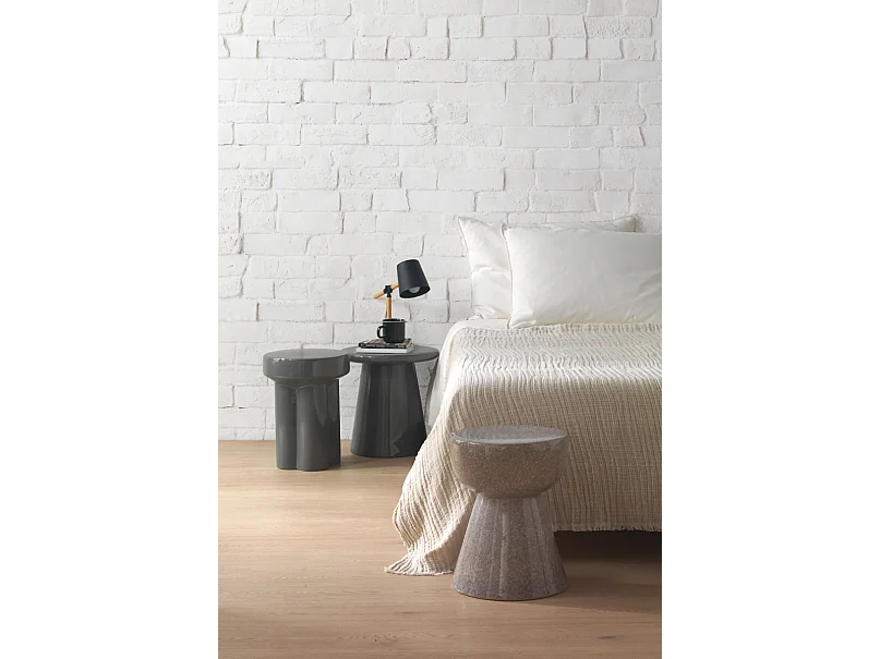 Hocker/Beistelltisch aus Keramik, Farbe grau