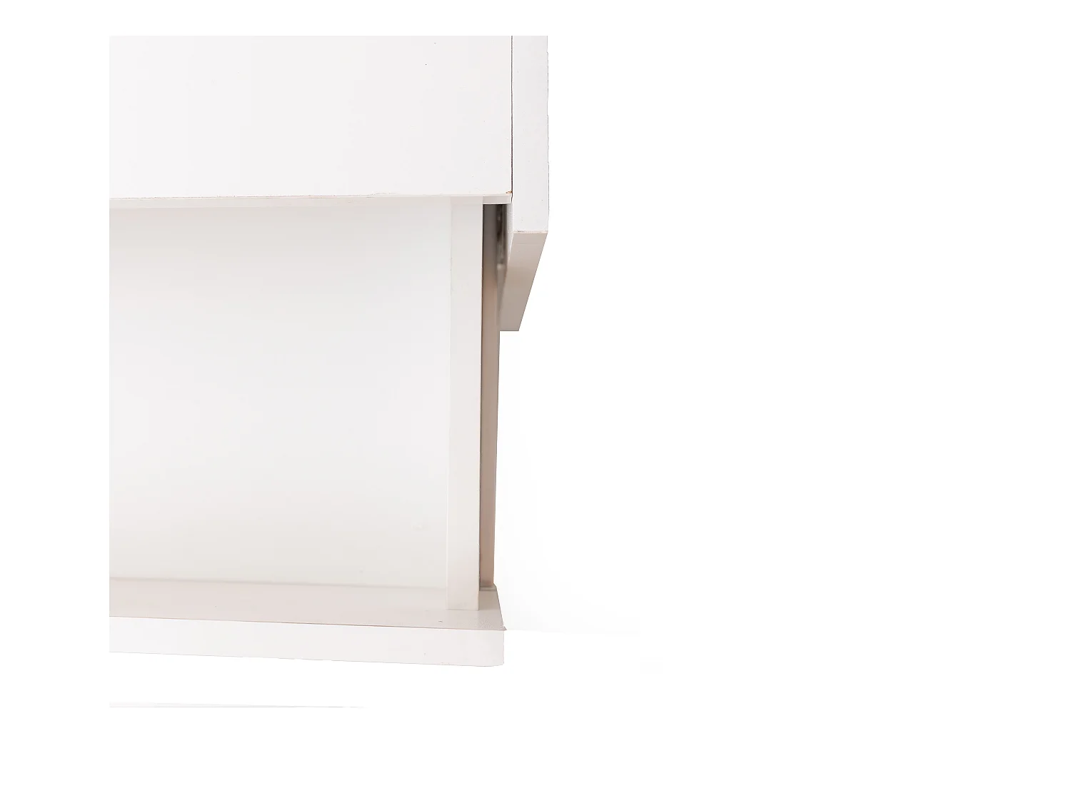 Móvel de TV, móvel baixo, combinação em branco brilhante e preto. Design em blocos de cores, gavetas, compartimentos, diversos espaços de armazenamento.